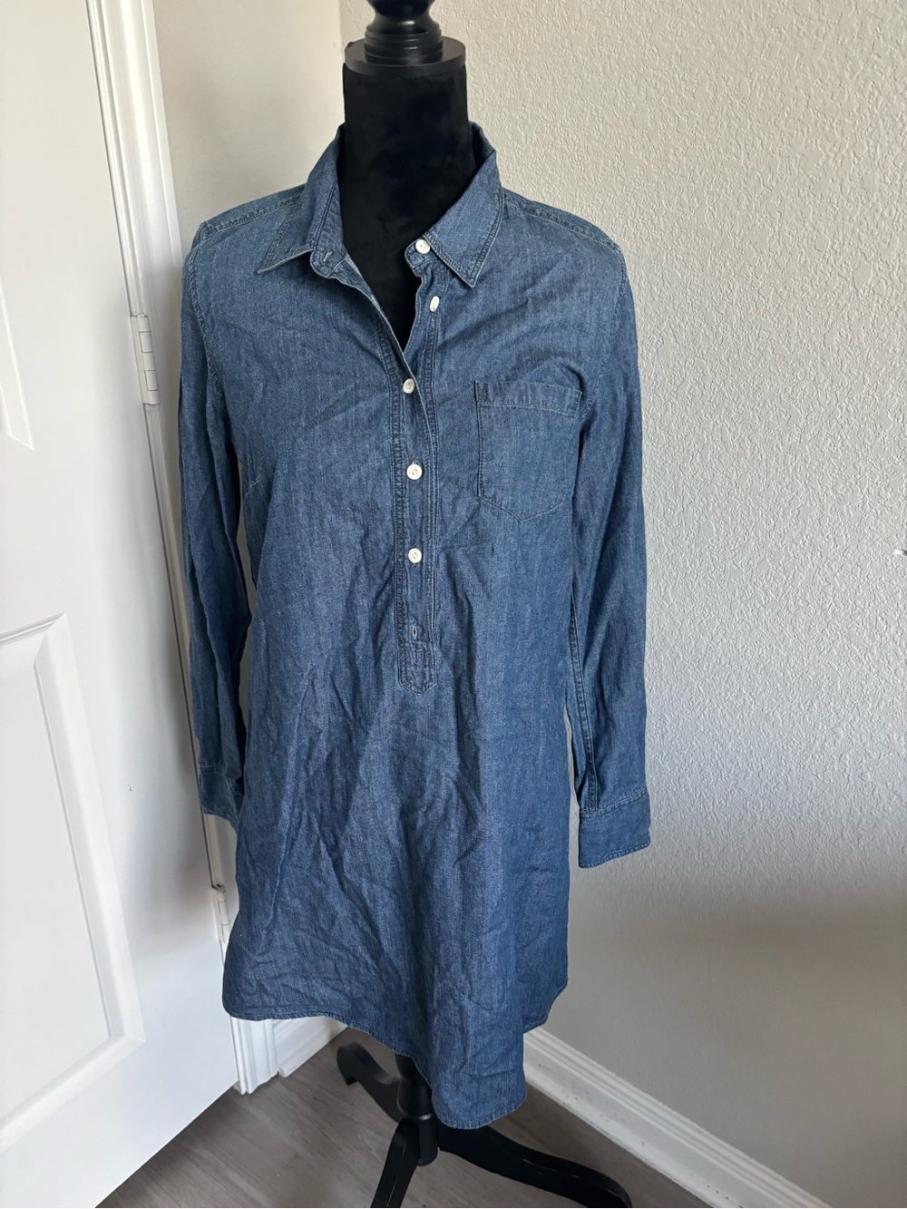 J.Crew women’s blue denim chambray long-sleeve shirt dress size 8